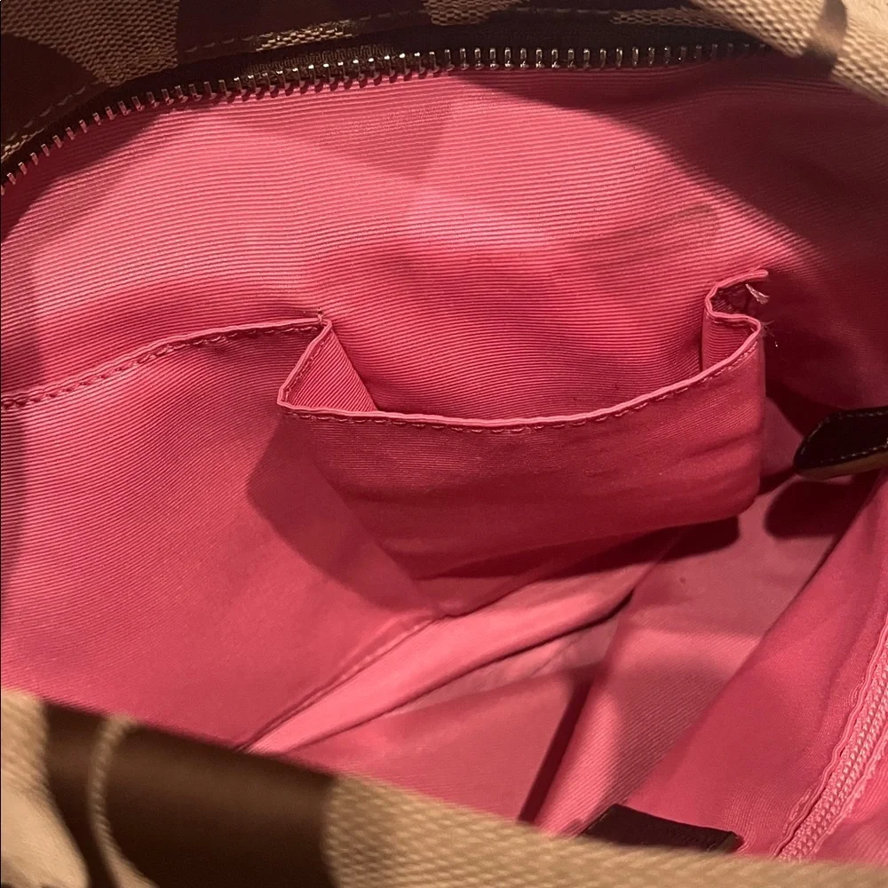 Coach Signature Shoulder Bag